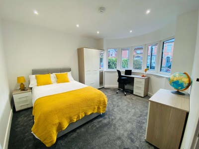 8 Bed Student House (1 ROOM LEFT) - Sep 2025 Main Photo