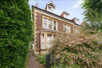 Double room available in Redland Main Photo