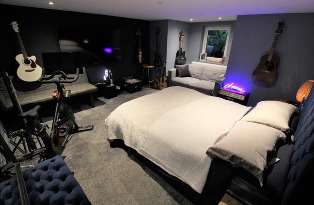 Double Bedroom with Ensuite in Lovely Houseshare Main Photo