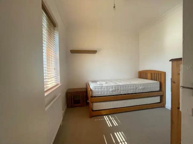 Room for rent  Main Photo