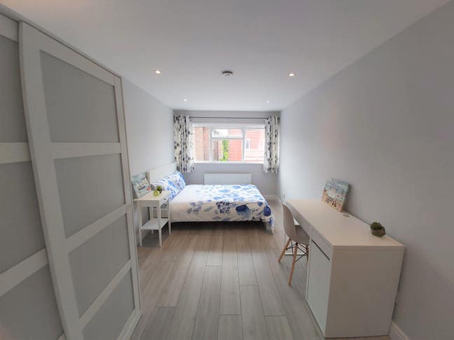 Double Room Bill Inclusive Free WIFI & Cleaner Main Photo
