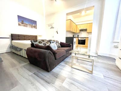  **All Bills Included** Studio - &pound;1690 Pcm Main Photo