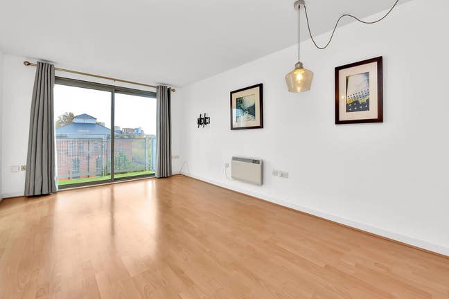 1 Bed Apartment in SE8 - Deals Gateway Main Photo