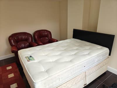 Roundhay  1 bed S/C  Flat   Fully Furnished   Main Photo