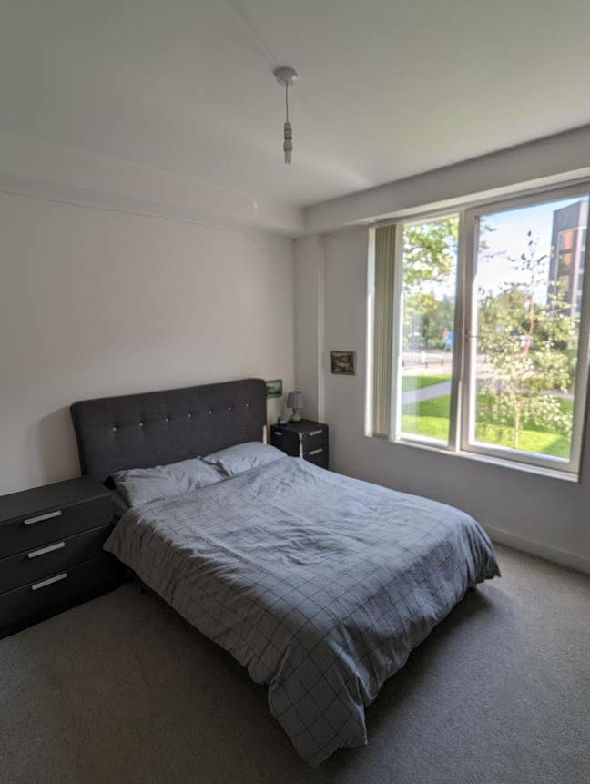 Flat with two double rooms. Available 3-4 months Main Photo