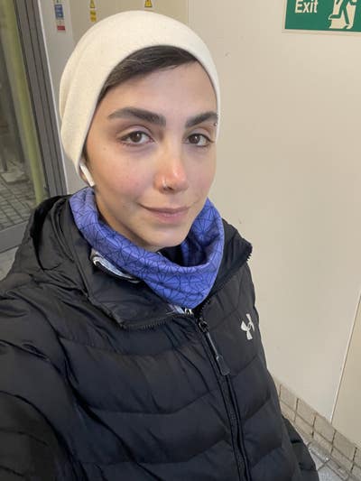 Professional Female looking for a clean room. Main Photo