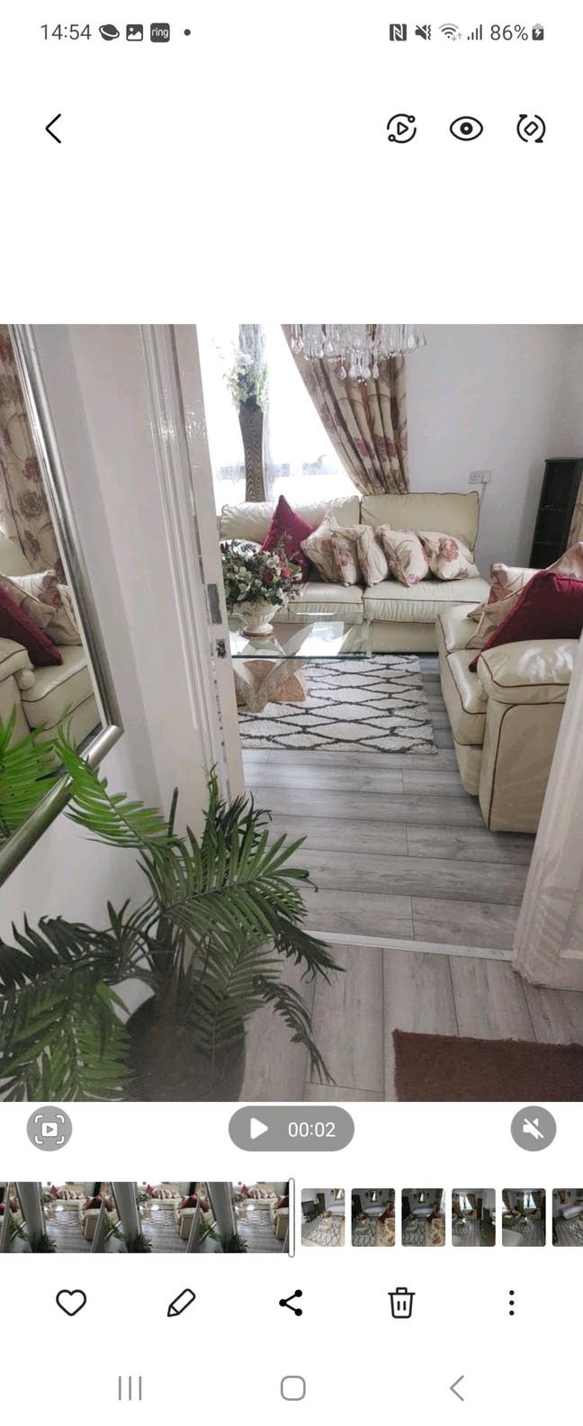 Lovely  large spacious room Main Photo