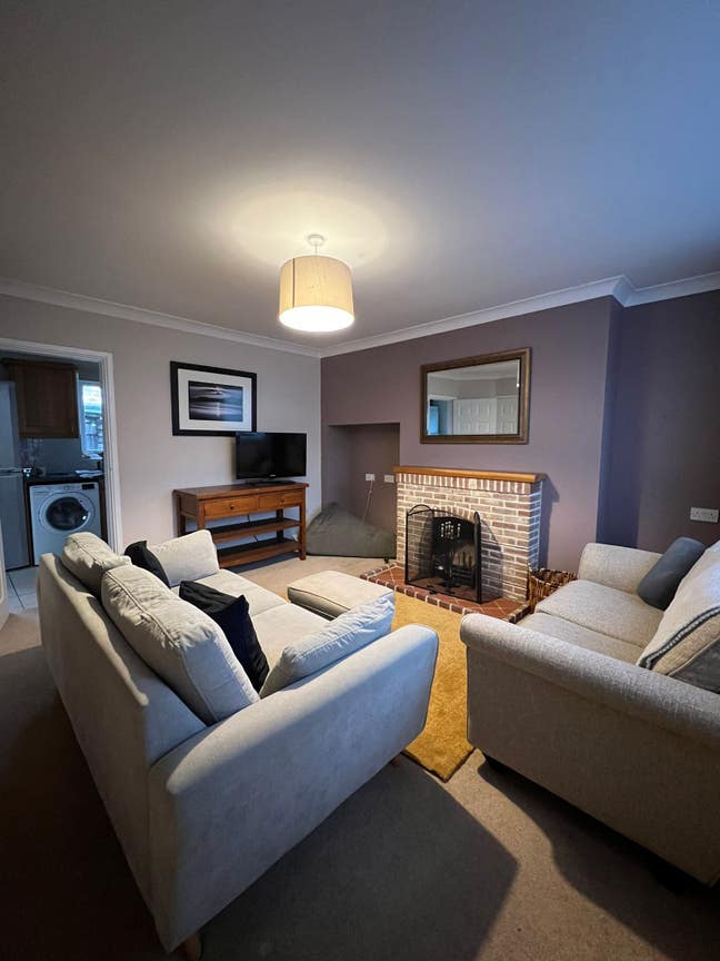 Spacious Room to rent in popular seaside town.  Main Photo