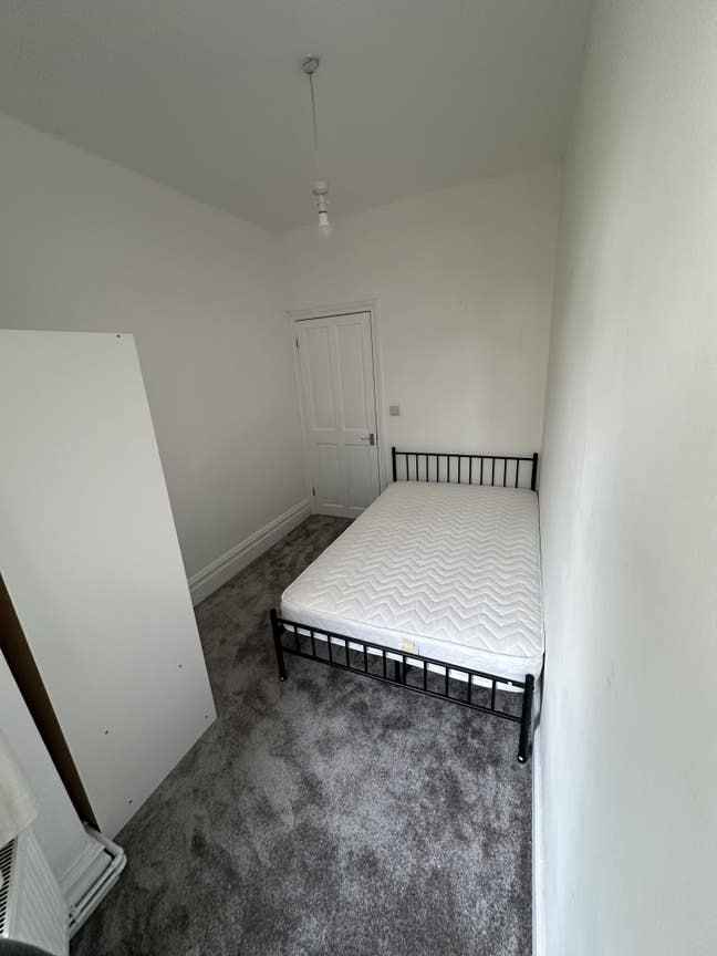 Double room to rent by East/South croydon station Main Photo