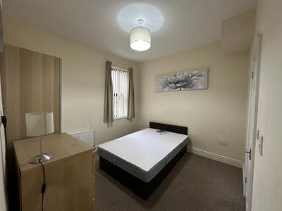 Ensuite Rooms - Swinton S64  Main Photo