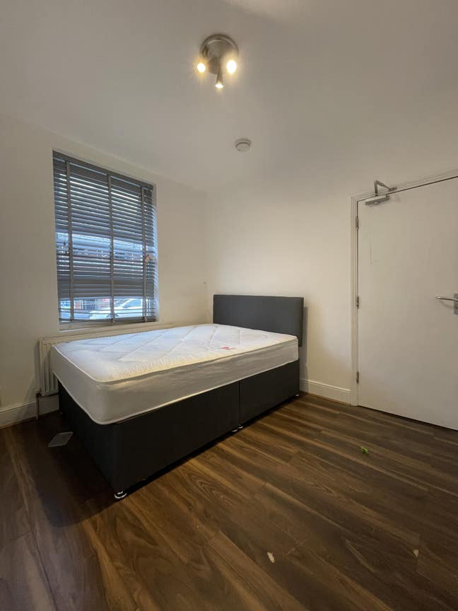 Double room - Available Now! Main Photo