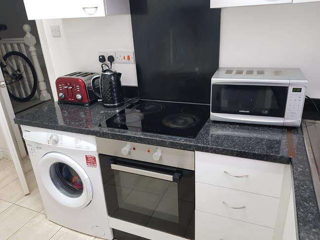 1 room available in house share Main Photo