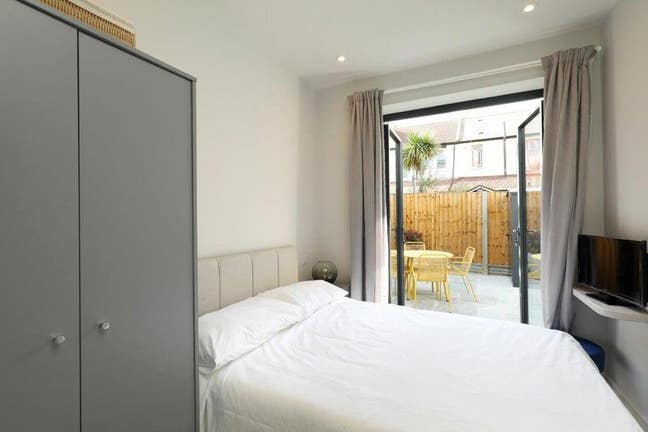 Ensuite Room - Tooting SW17  Main Photo