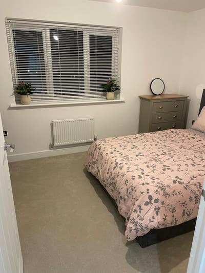 Double room with easy access to City Centre  Main Photo