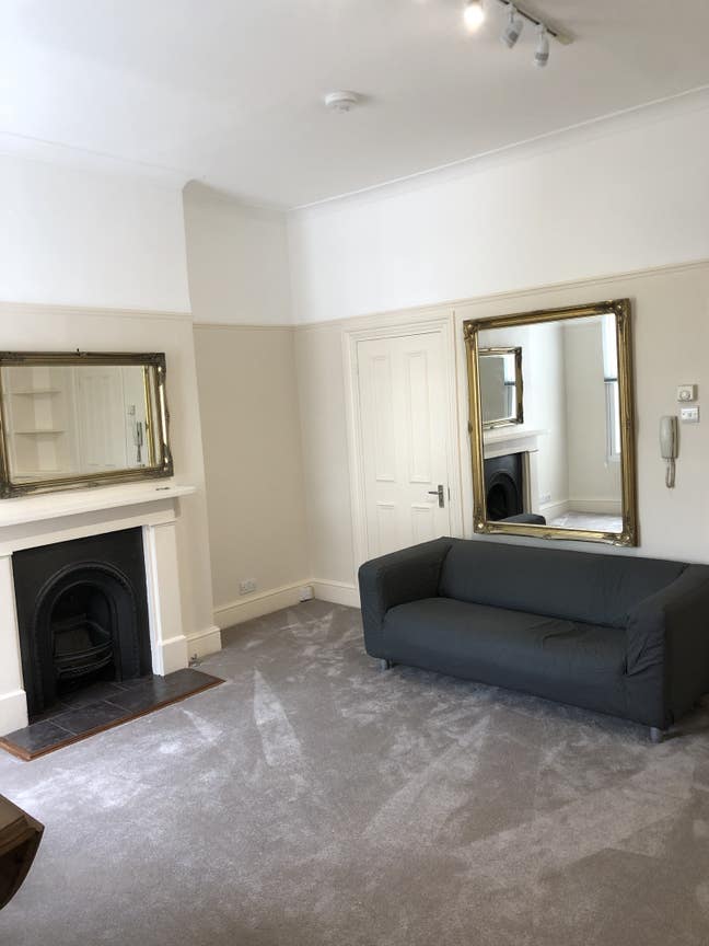 Beautiful bright open plan 2 bed room flat  Main Photo