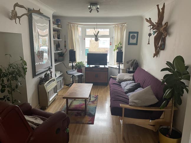 Room for rent Main Photo