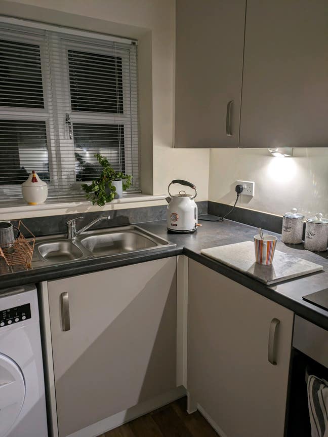 Large room to rent in Winslow  Main Photo