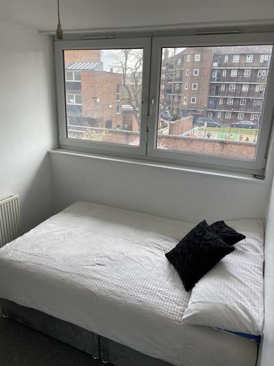 Room Available in London Main Photo