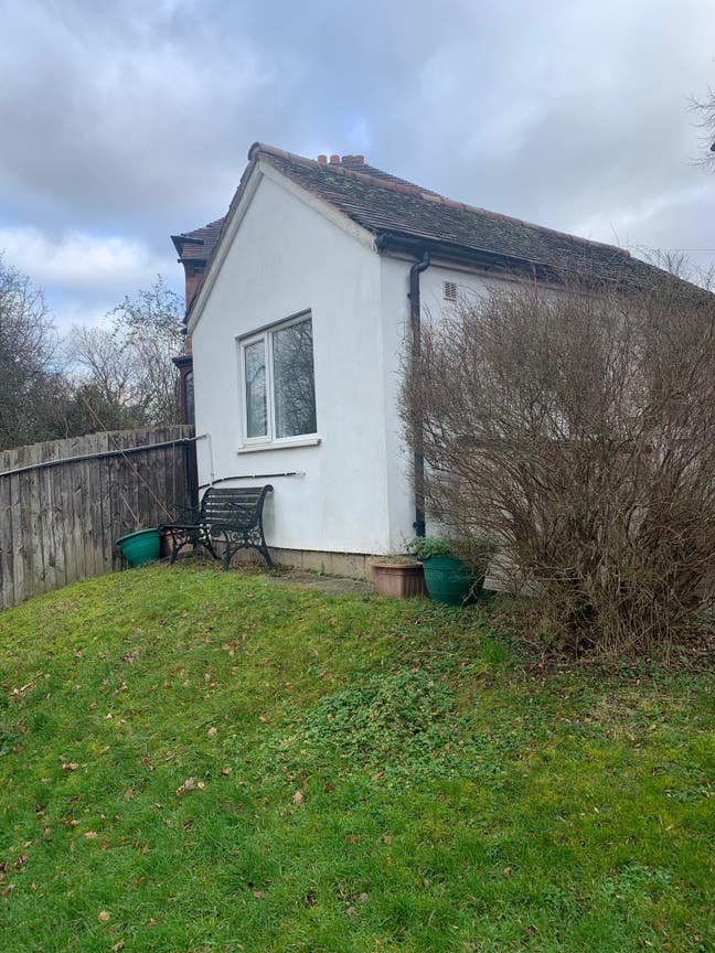 Self Contained Bedsit Yardley Wood Main Photo