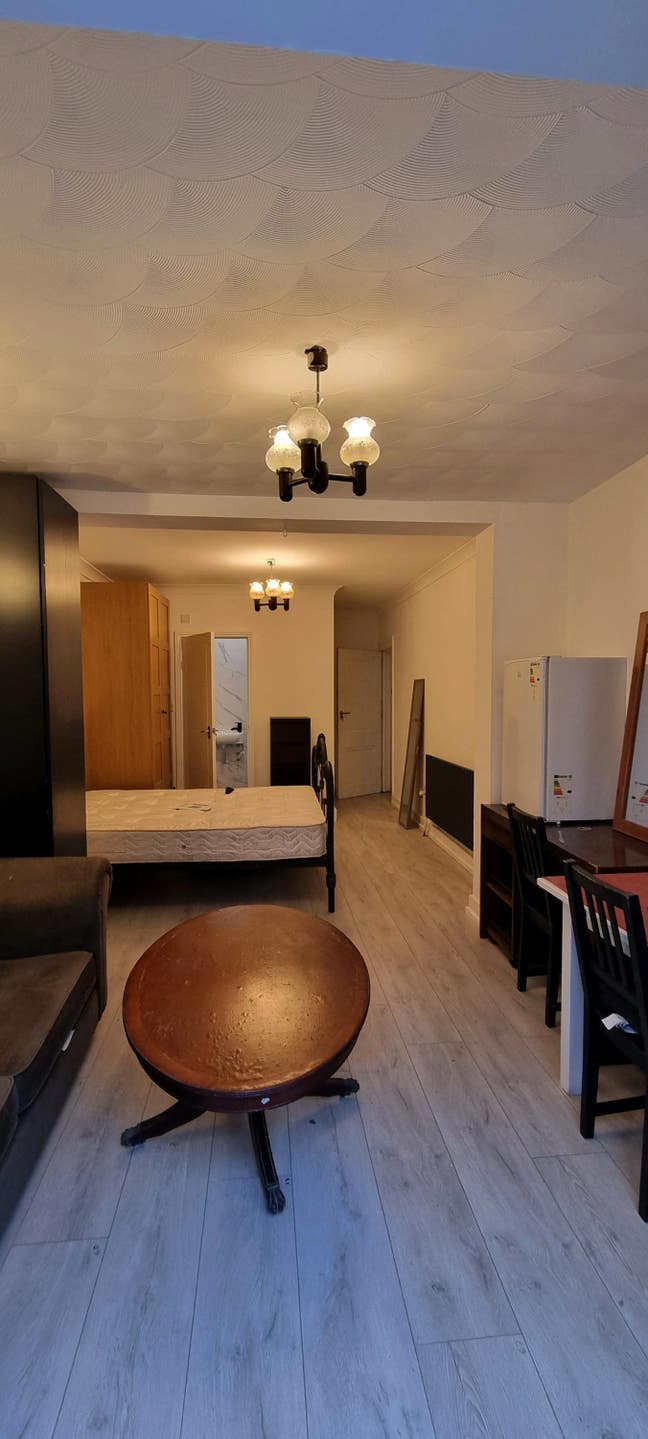 Very spacious Ensuit Room Main Photo