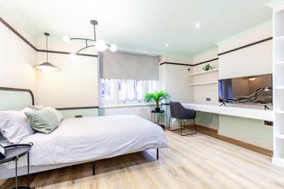 New Large Studio - All Bills Included Main Photo