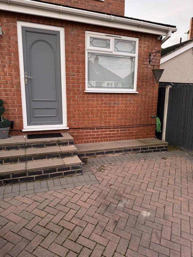 Annex - Double Bed, Lounge and Bathroom Main Photo