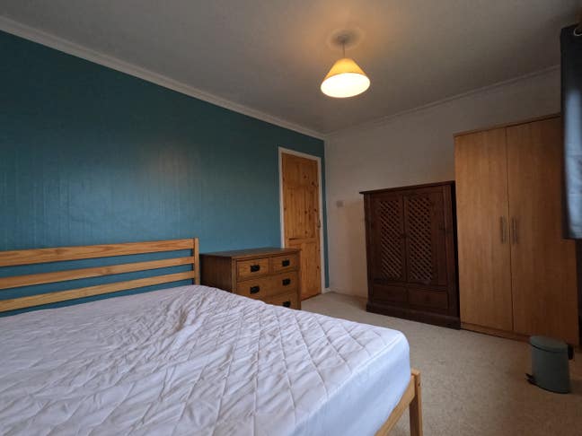 Double room in shared 2 bed flat Main Photo