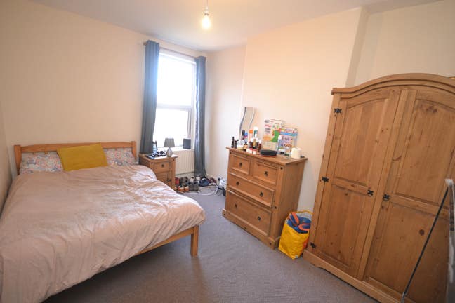 Fantastically Located Room for Rent!!  Main Photo