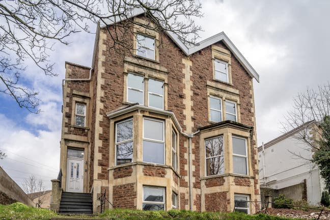 1 bed studio flat - All bills included  Main Photo