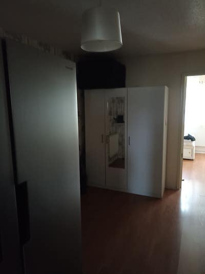 The flat is located in the West Croydon centre Main Photo