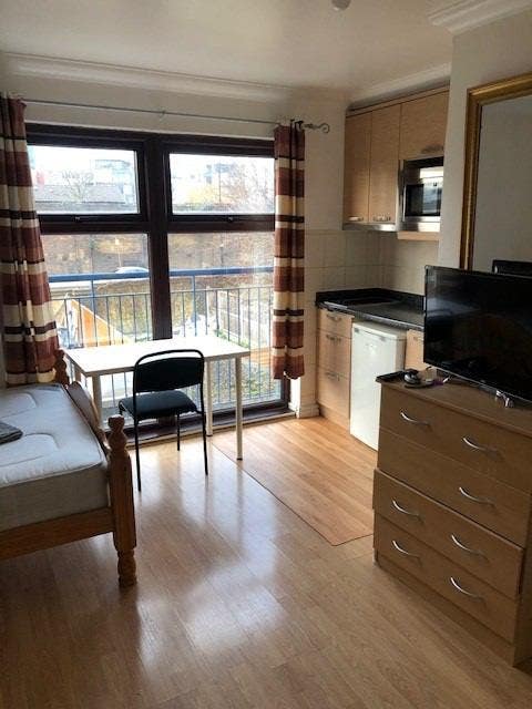 Self contained Room in E14 &pound;1200 inc. All Bills! Main Photo