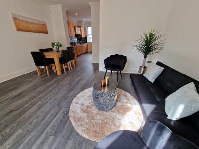 Newly Refurbished House Main Photo