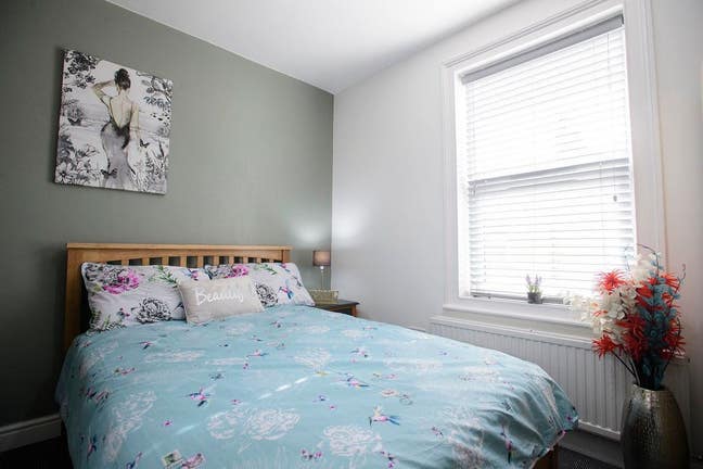 Fully Furnished Ensuite Double Available to Let Main Photo