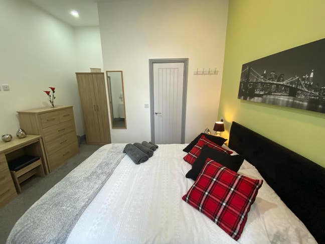 ⭐️📍CV1 LOCATION - Short Walk to City Centre Main Photo