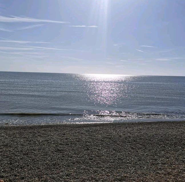 Room by the Sea Main Photo