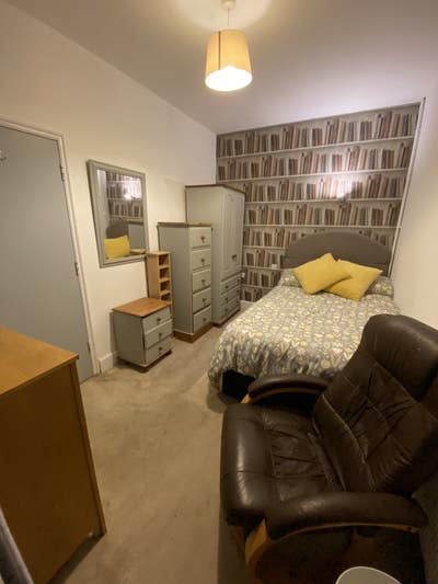 Spacious Double Room – Percy Road, PO12 Main Photo