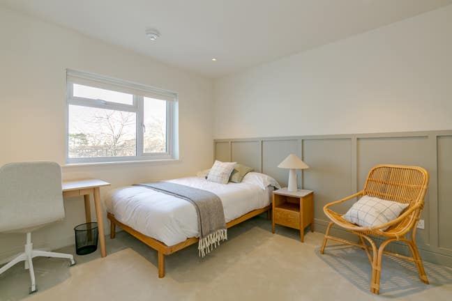 Double Bedrooms in Guildford Main Photo