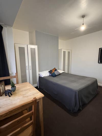 Spacious Room to rent in North West London AV Main Photo
