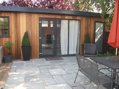 Furnished Studio in Sunningdale village centre Main Photo