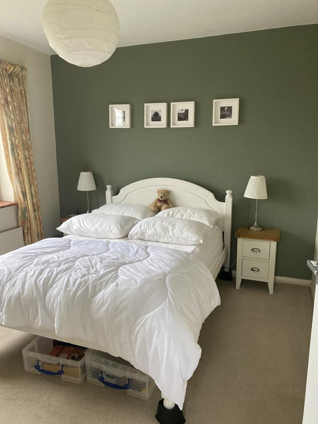 Furnished double bedroom Main Photo
