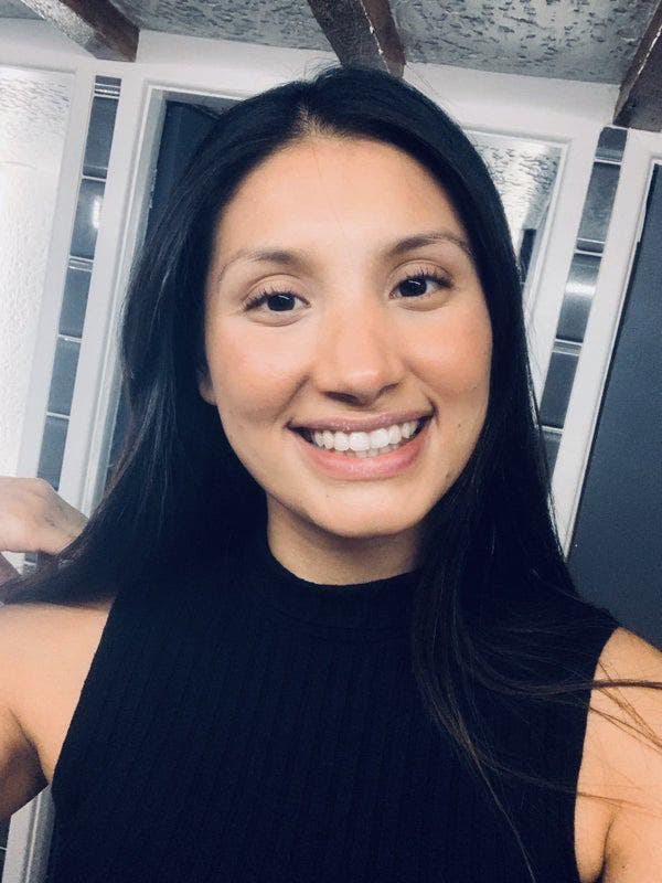 Female professional looking for a room Main Photo