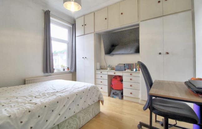 ⭐ Furnished Double Room Near M4 & Town ⭐ Main Photo