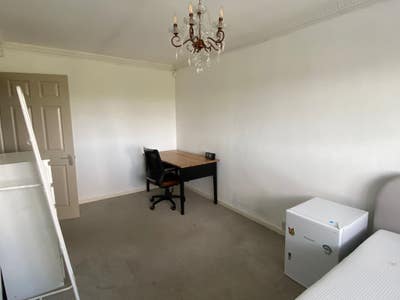 Spacious Furnished Double bedroom Main Photo