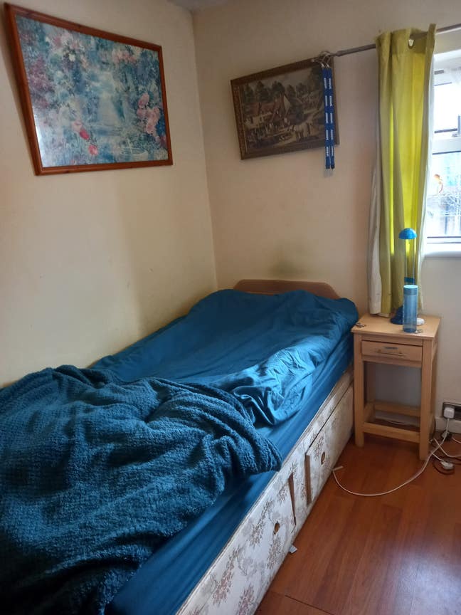 Single Bedroom in Shared House Main Photo