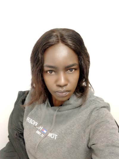 Professional Female seeks a single or double room Main Photo