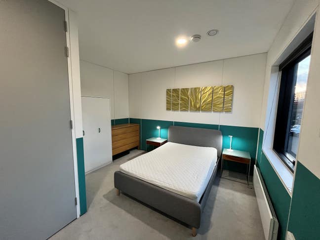 Large room in New Islington Townhouse Main Photo