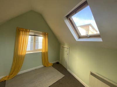 *Unfurnished* Cozy Double Bedroom-Gloucester Road Main Photo