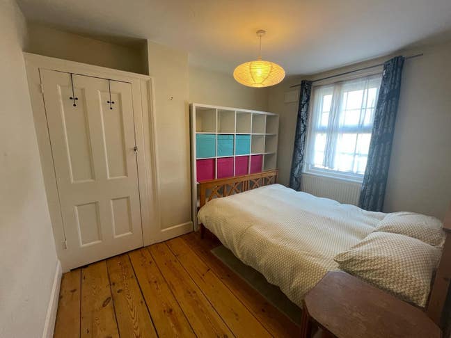 Bright double & single rooms central Whitstable  Main Photo