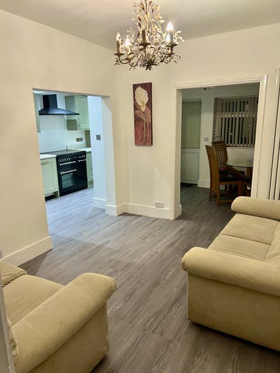 Large Studios Double & Single Rooms in Earlsdon  Main Photo