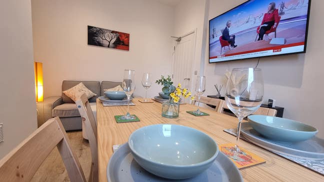 High Quality En-suite Rooms Opp. Infirmary Main Photo